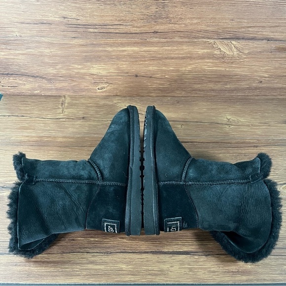 UGG BAILEY BUTTON BLING Black Suede Winter Boots Women’s Size 5 Shoes Jewel - Picture 3 of 10